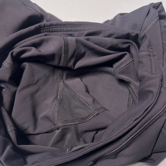 Stylish Black Leggings with Logo Accent - Picture 7 of 8